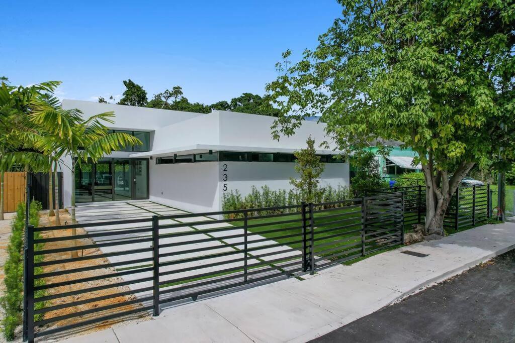 Design House -Heated Pool -Big Yard -Gated Parking Villa Маями Екстериор снимка